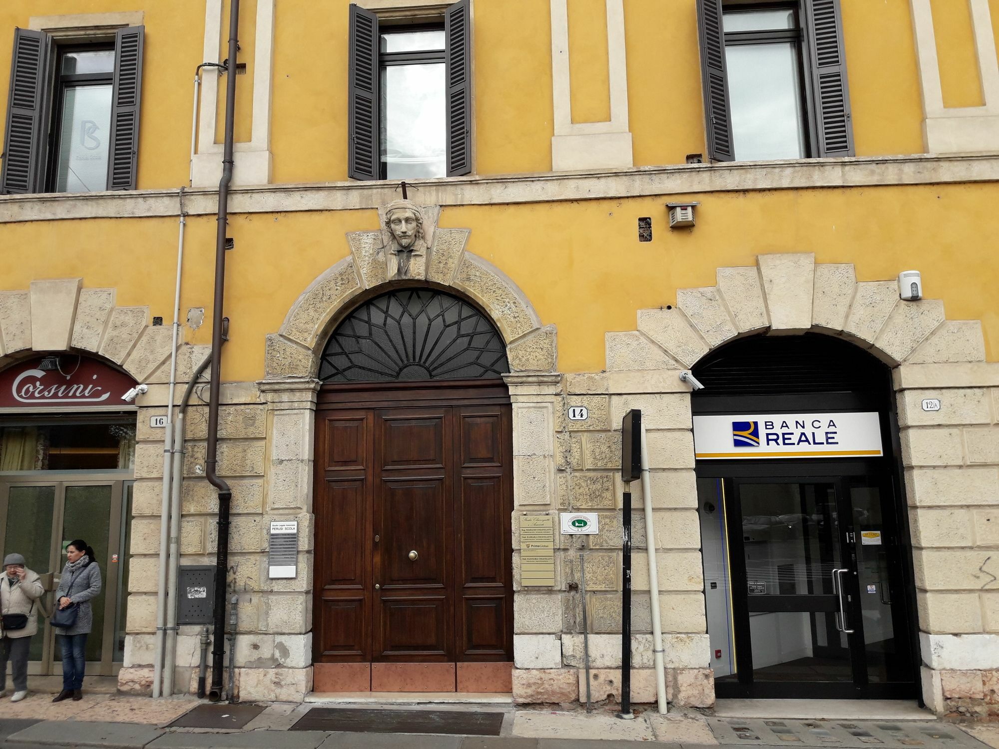 - Centre 2* Verona